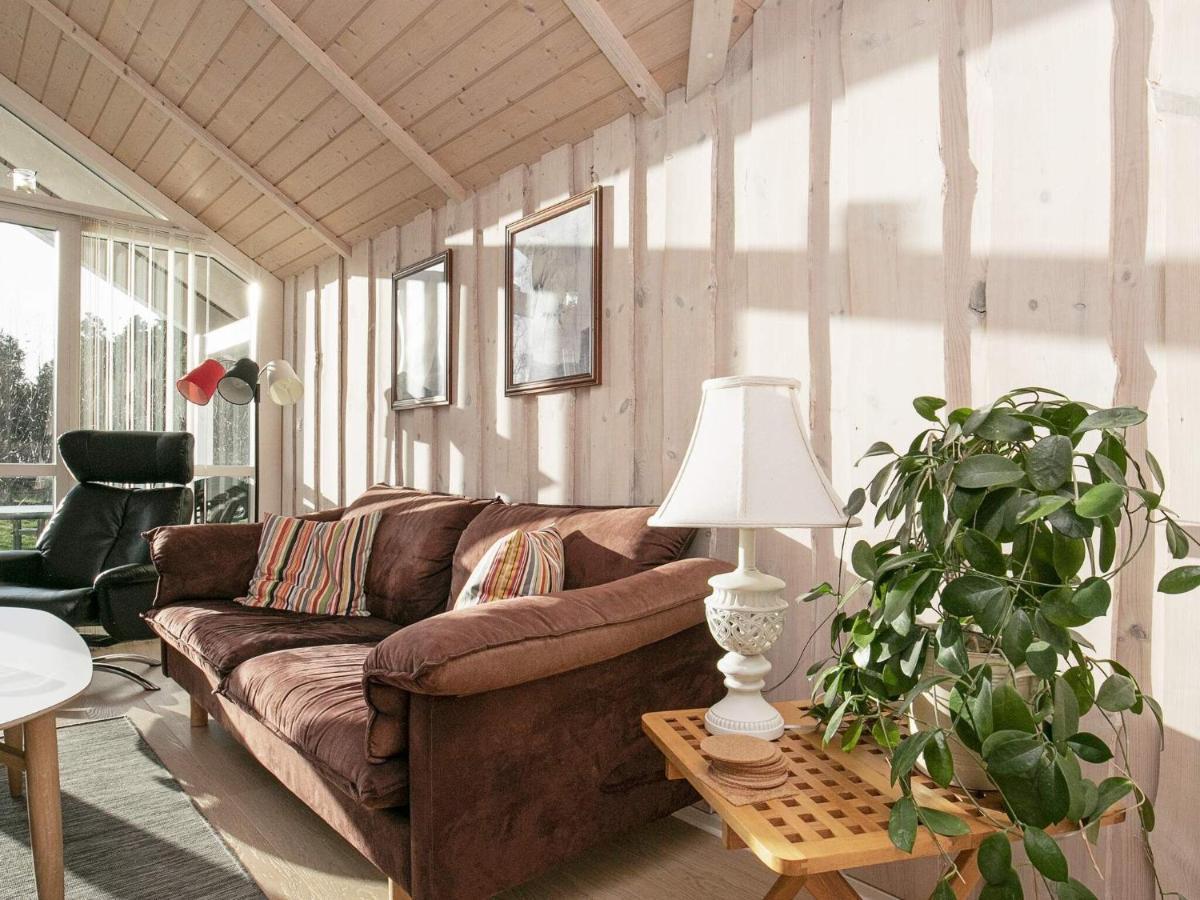 Three-Bedroom Holiday Home In Rodby 38 Kramnitse Extérieur photo