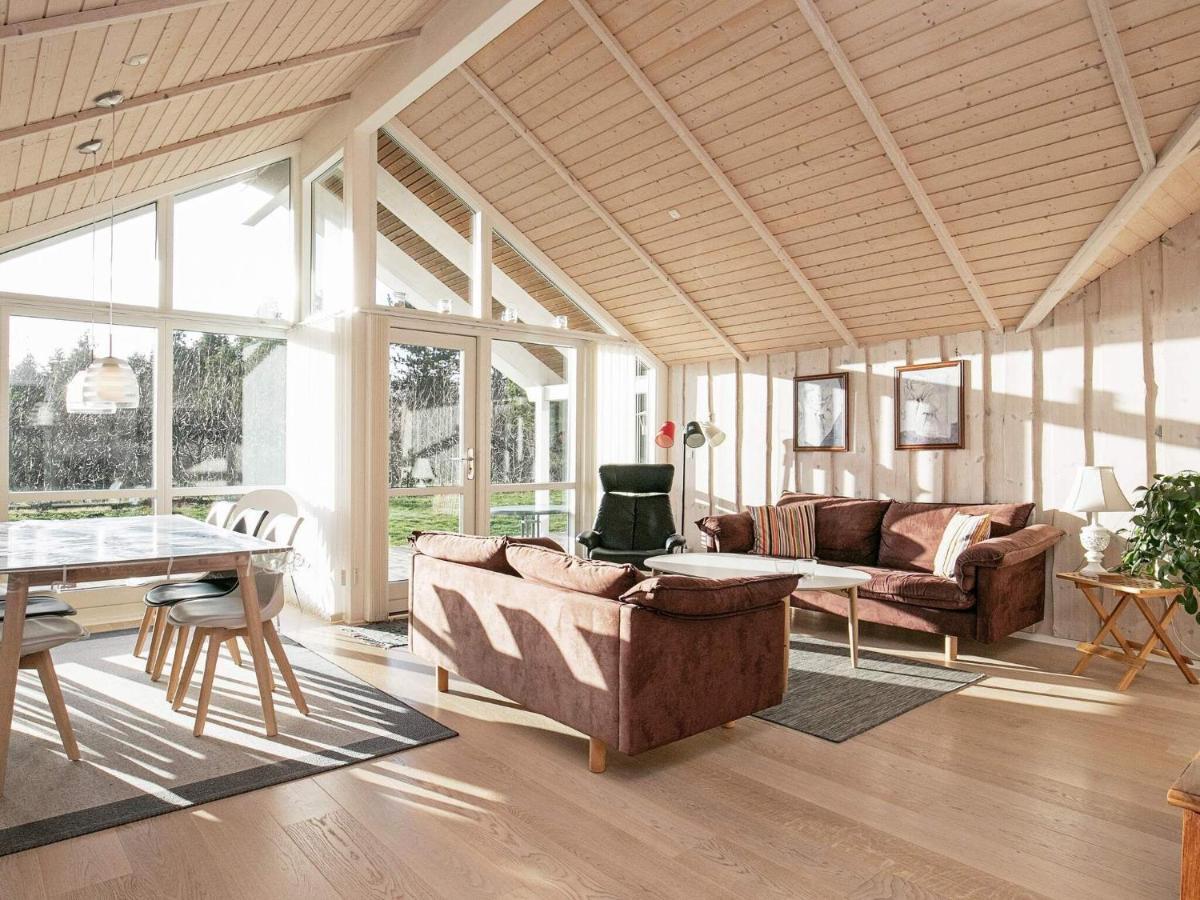 Three-Bedroom Holiday Home In Rodby 38 Kramnitse Extérieur photo