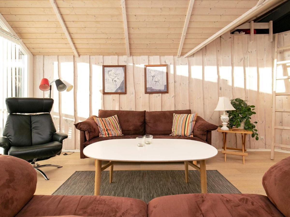 Three-Bedroom Holiday Home In Rodby 38 Kramnitse Extérieur photo